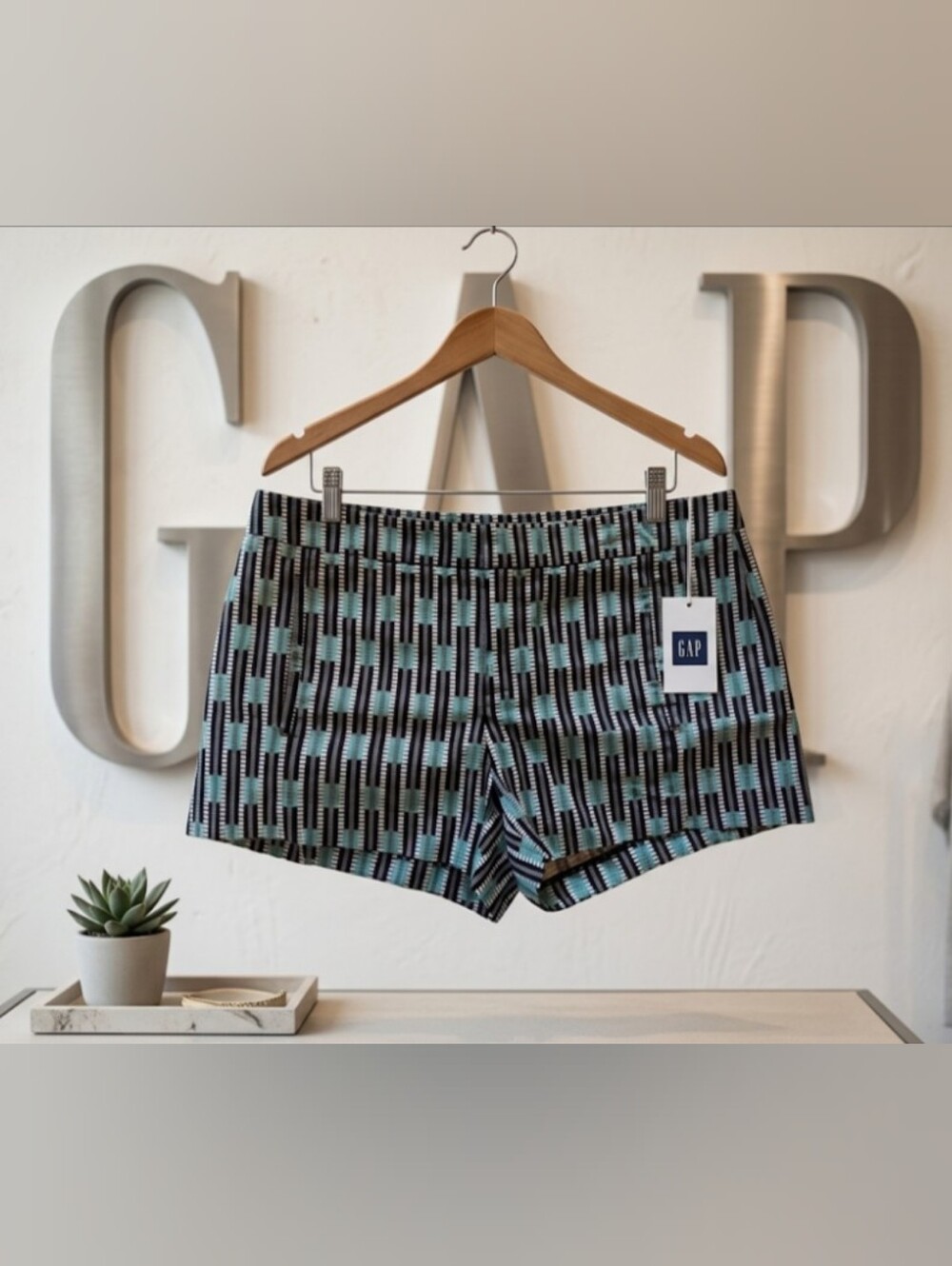 GAP Black and Aqua Geometric Shorts Size 8 NWOT